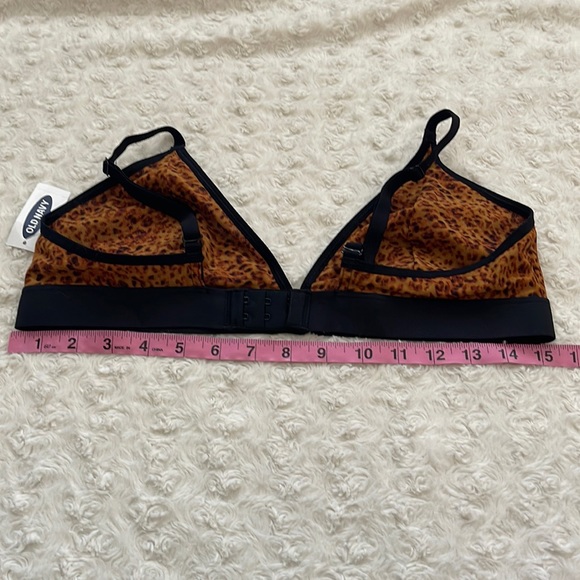 OLD NAVY LEOPARD  DEEP V LIGHT SUPPORT BRA WITH ADJUSTABLE & CONVERTIBLE STRAPS - Picture 8 of 9